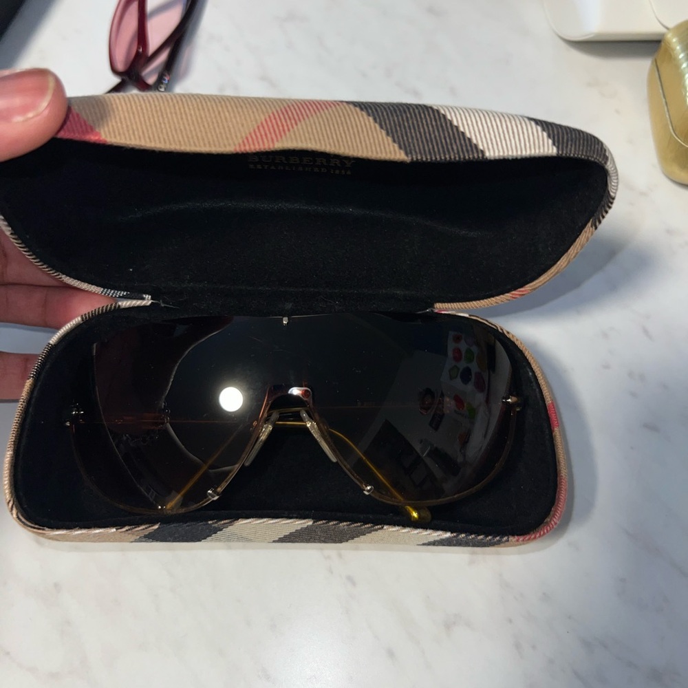 Burberry sunglasses
